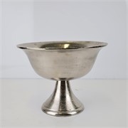 Metalna posuda na nogu 31xh23cm nikl