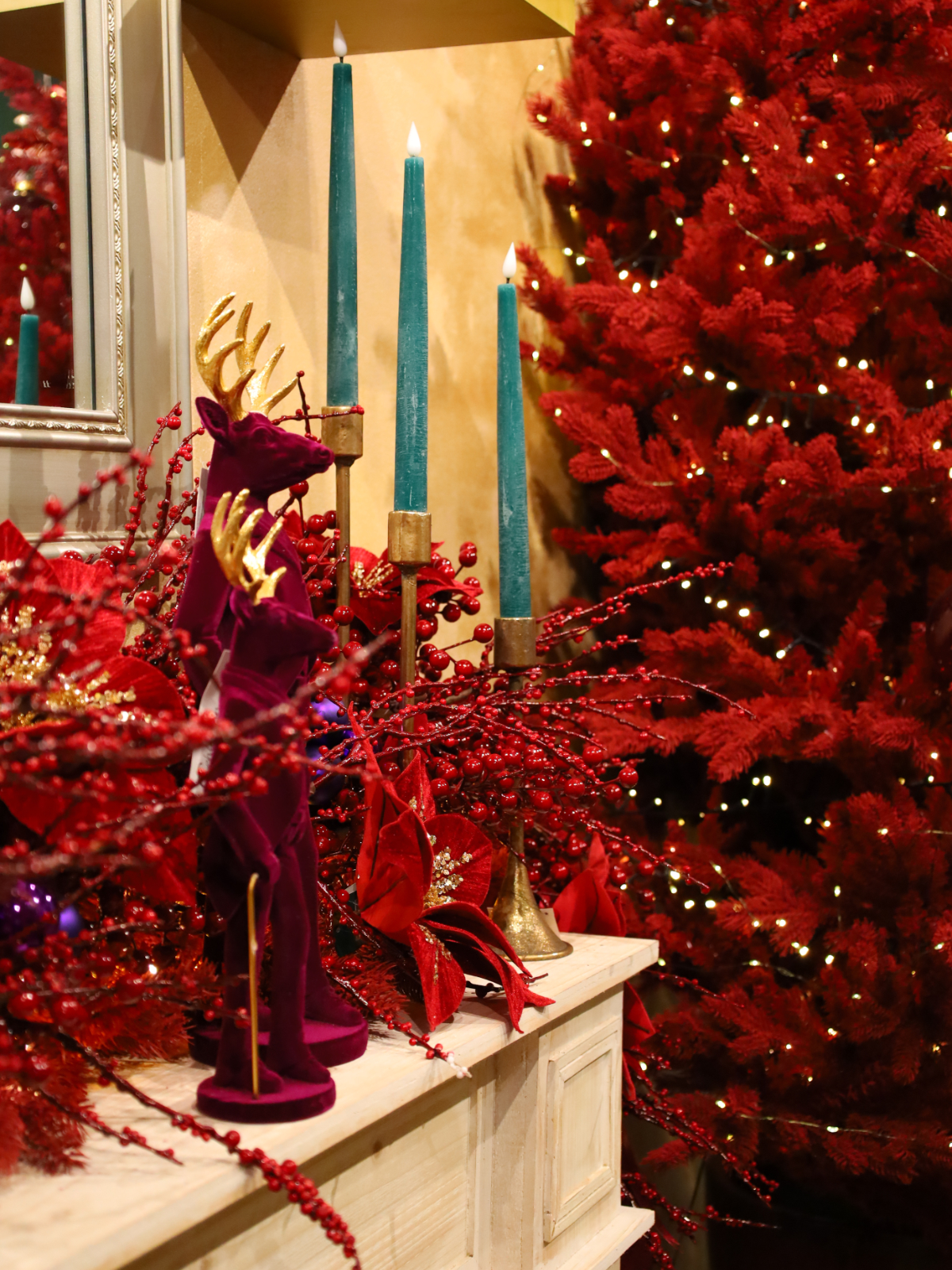 Burgundy ili Bordeaux Božić_kamin